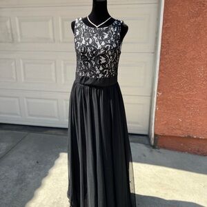 Jessica Howard Silver Sleeveless A-line Maxi Dress